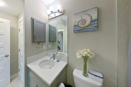 144 Cranbrook Gardens West, Calgary, AB - Indoor Photo Showing Bathroom