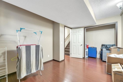98 Pantego Road Nw, Calgary, AB - Indoor Photo Showing Other Room