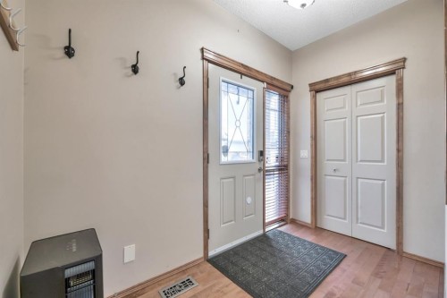 98 Pantego Road Nw, Calgary, AB - Indoor Photo Showing Other Room