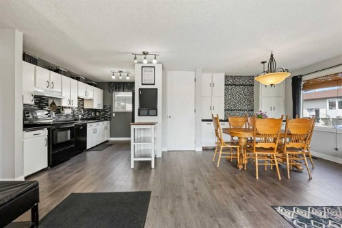 63 Olympia Crescent Se, Calgary, AB - Indoor