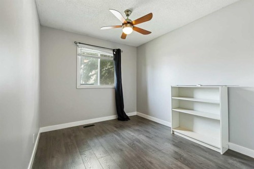 63 Olympia Crescent Se, Calgary, AB - Indoor Photo Showing Other Room