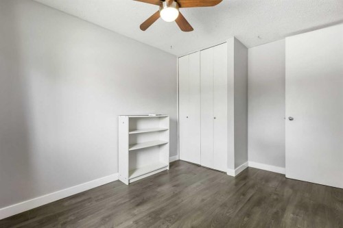 63 Olympia Crescent Se, Calgary, AB - Indoor Photo Showing Other Room