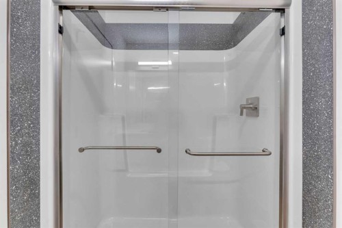 35 Heritage Heath, Cochrane, AB - Indoor Photo Showing Bathroom