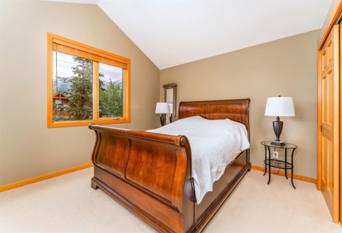2-722 3Rd Street, Canmore, AB - Indoor Photo Showing Bedroom