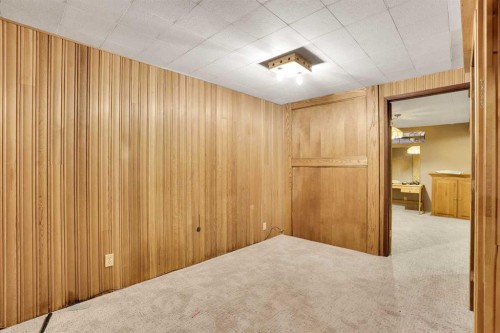 7915 Ranchview Drive Nw, Calgary, AB - Indoor Photo Showing Other Room