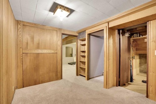 7915 Ranchview Drive Nw, Calgary, AB - Indoor Photo Showing Other Room