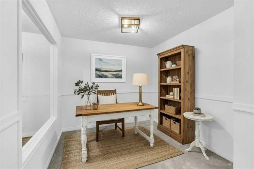 331 Springbank Place Sw, Calgary, AB - Indoor Photo Showing Office