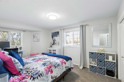 206 Mt Aberdeen Manor Se, Calgary, AB - Indoor Photo Showing Bedroom