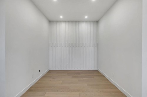 506 28 Avenue Nw, Calgary, AB - Indoor Photo Showing Other Room