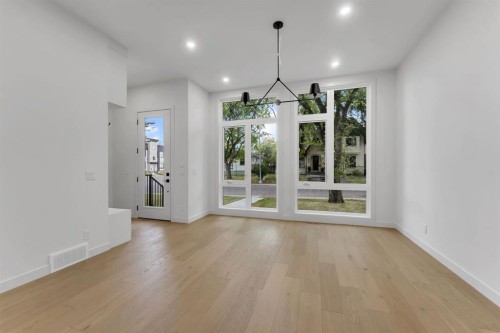 506 28 Avenue Nw, Calgary, AB - Indoor Photo Showing Other Room