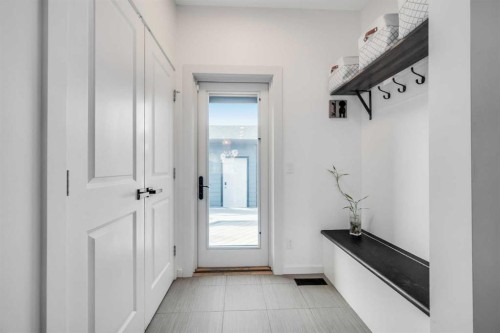 19 Marquis Gardens Se, Calgary, AB - Indoor Photo Showing Other Room