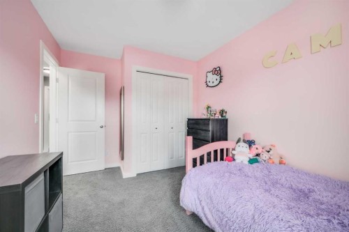 19 Marquis Gardens Se, Calgary, AB - Indoor Photo Showing Bedroom