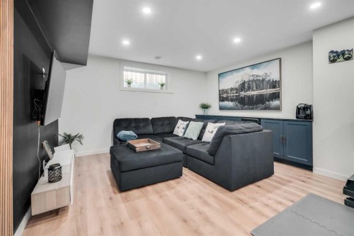 19 Marquis Gardens Se, Calgary, AB - Indoor