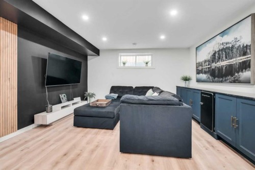19 Marquis Gardens Se, Calgary, AB - Indoor