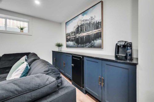 19 Marquis Gardens Se, Calgary, AB - Indoor Photo Showing Other Room