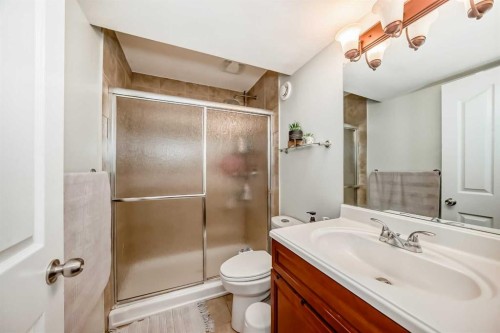 719 Panamount Boulevard Nw, Calgary, AB - Indoor Photo Showing Bathroom