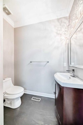 173 Aspenshire Drive Sw, Calgary, AB - Indoor Photo Showing Bathroom