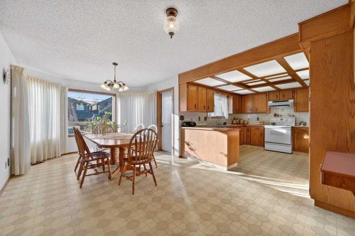 455 24 Avenue Ne, Calgary, AB - Indoor