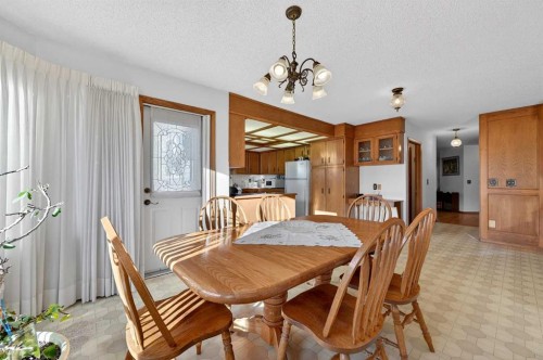 455 24 Avenue Ne, Calgary, AB - Indoor Photo Showing Dining Room