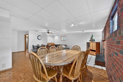 455 24 Avenue Ne, Calgary, AB - Indoor Photo Showing Dining Room