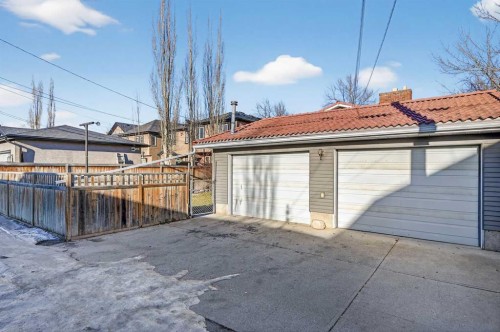 455 24 Avenue Ne, Calgary, AB - Outdoor With Exterior