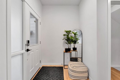 179 Willow Place, Cochrane, AB - Indoor Photo Showing Other Room