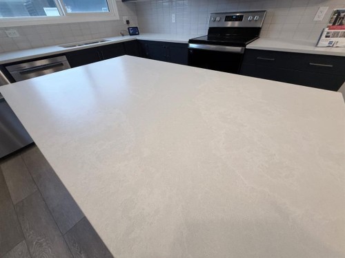 362 Wolf Creek Manor Se, Calgary, AB - Indoor Photo Showing Kitchen