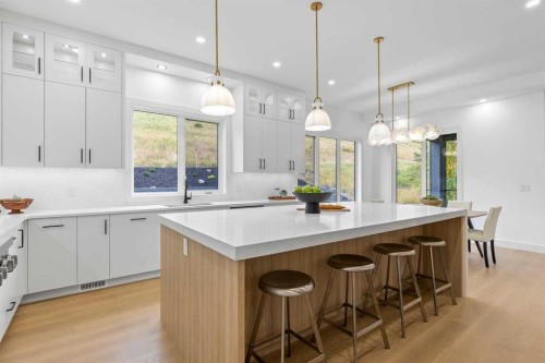 407 Patterson Boulevard Sw, Calgary, AB - Indoor Photo Showing Kitchen With Upgraded Kitchen