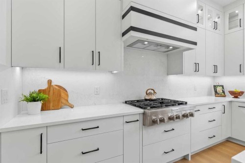 407 Patterson Boulevard Sw, Calgary, AB - Indoor Photo Showing Kitchen With Upgraded Kitchen