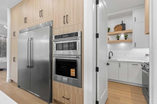 407 Patterson Boulevard Sw, Calgary, AB - Indoor Photo Showing Kitchen With Stainless Steel Kitchen