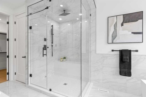 407 Patterson Boulevard Sw, Calgary, AB - Indoor Photo Showing Bathroom