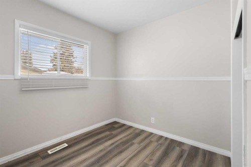 4612 Fortune Road Se, Calgary, AB - Indoor Photo Showing Other Room