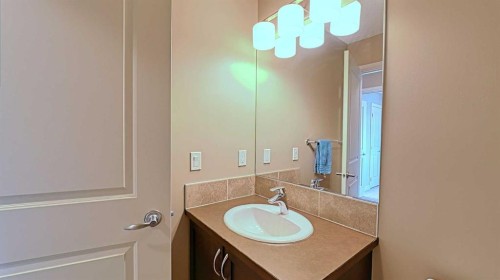 12 Legacy Gate Se, Calgary, AB - Indoor Photo Showing Bathroom