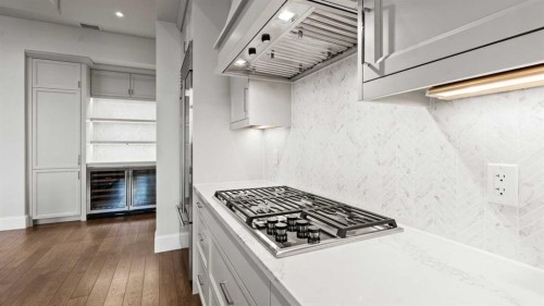 502-221 Quarry Way Se, Calgary, AB - Indoor Photo Showing Kitchen