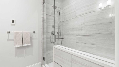 502-221 Quarry Way Se, Calgary, AB - Indoor Photo Showing Bathroom