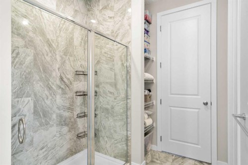 29 Magnolia Manor Se, Calgary, AB - Indoor Photo Showing Bathroom