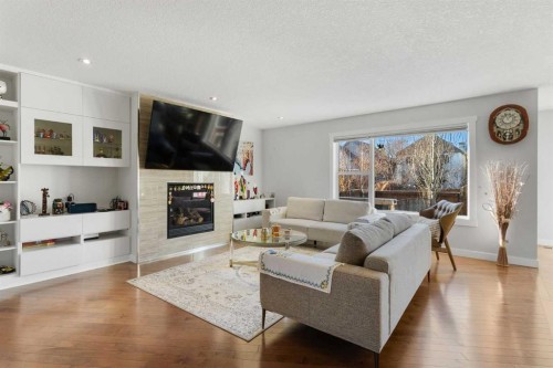 109 Copperfield Common Se, Calgary, AB - Indoor Photo Showing Living Room
