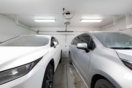 109 Copperfield Common Se, Calgary, AB - Indoor Photo Showing Garage