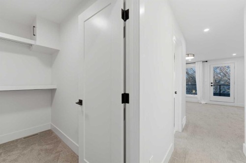 631 55 Avenue Sw, Calgary, AB - Indoor