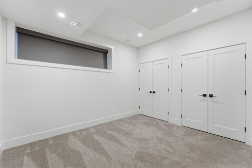 631 55 Avenue Sw, Calgary, AB - Indoor Photo Showing Other Room
