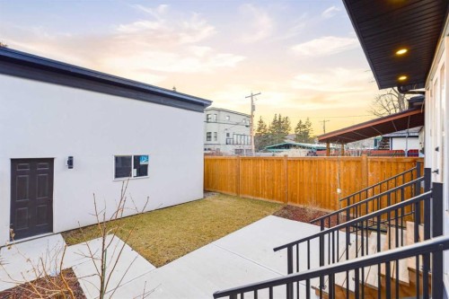 631 55 Avenue Sw, Calgary, AB - Outdoor With Exterior