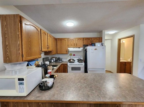 9 Country Hills Rise Nw, Calgary, AB - Indoor Photo Showing Kitchen