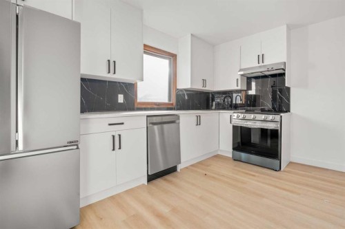 4720 Fordham Crescent Se, Calgary, AB - Indoor Photo Showing Kitchen