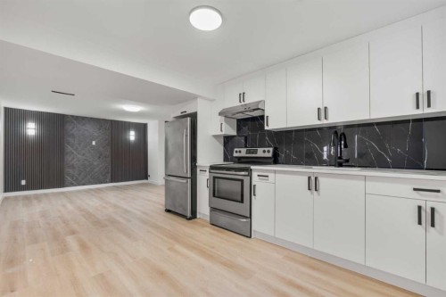 4720 Fordham Crescent Se, Calgary, AB - Indoor Photo Showing Kitchen