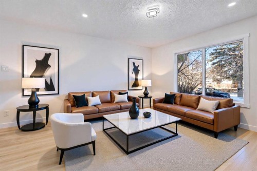4720 Fordham Crescent Se, Calgary, AB - Indoor Photo Showing Living Room