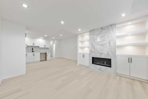 1417 42 Street Sw, Calgary, AB - Indoor With Fireplace