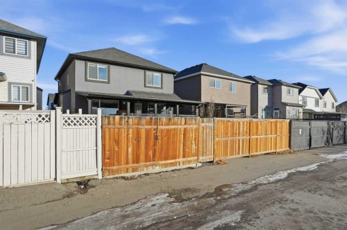 82 Martha'S Meadow Close Ne, Calgary, AB - Outdoor