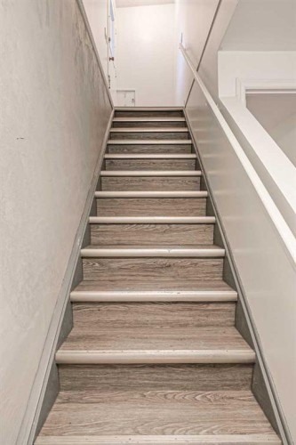 4712 Vegas Road Nw, Calgary, AB - Indoor Photo Showing Other Room