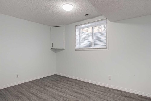 4712 Vegas Road Nw, Calgary, AB - Indoor Photo Showing Other Room
