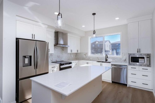 78 Corner Glen Grove Ne, Calgary, AB - Indoor Photo Showing Kitchen With Stainless Steel Kitchen With Upgraded Kitchen